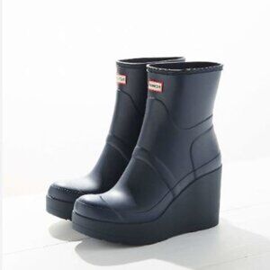 HUNTER Original Mid Wedge Short Rain Boot in Blue (Size 7)